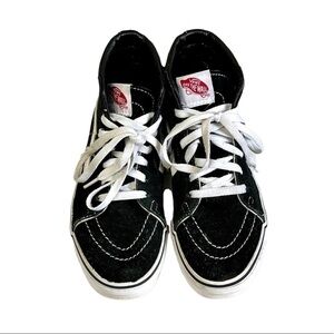 Kid’s Hightop Sk8 Vans Sz 3.5 Black/White Suede